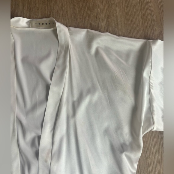 The RobeUA Silk Bridal Robe - Picture 11 of 16